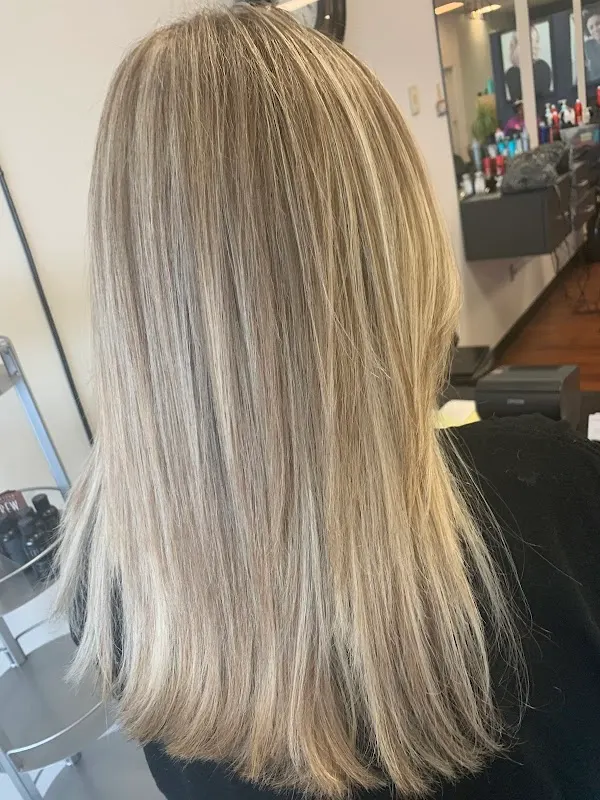 HOLIDAY HAIR — Hair salon in Hilliard